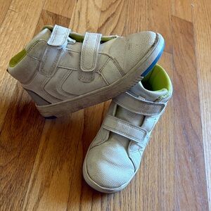 Kids white hi tip Velcro Sneakers 12